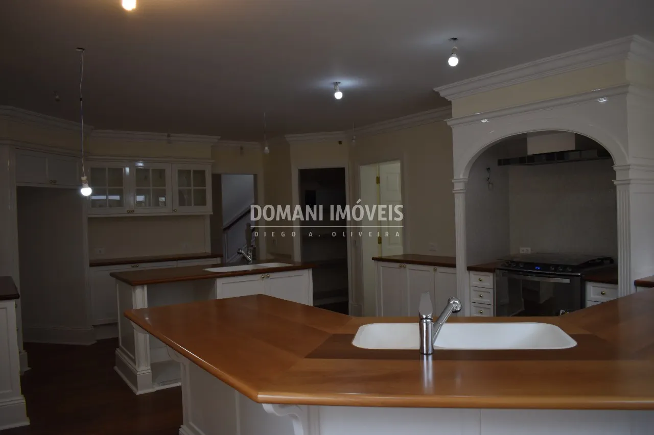 Casa à venda de 3.190 m² em Campos do Jordão, SP, Brasil