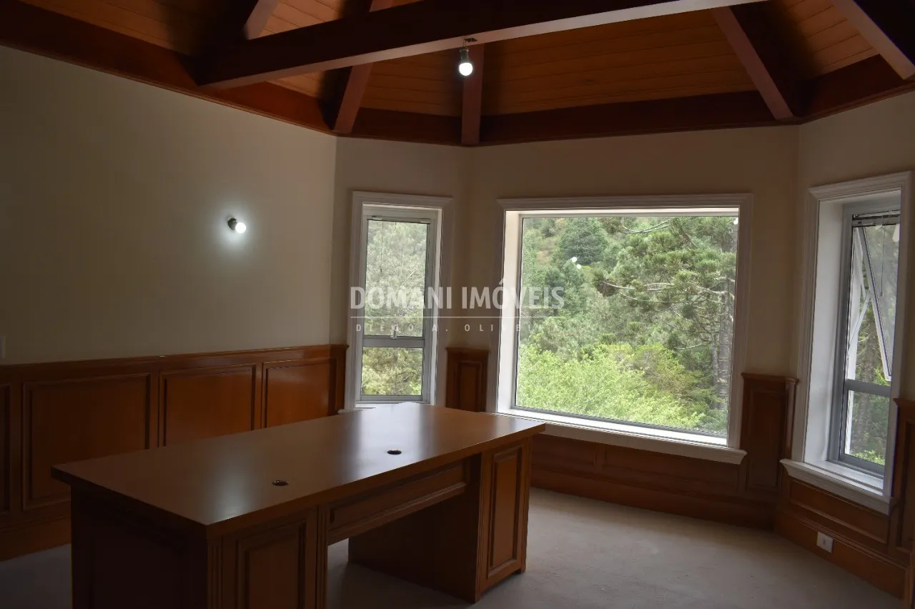 Casa à venda de 3.190 m² em Campos do Jordão, SP, Brasil