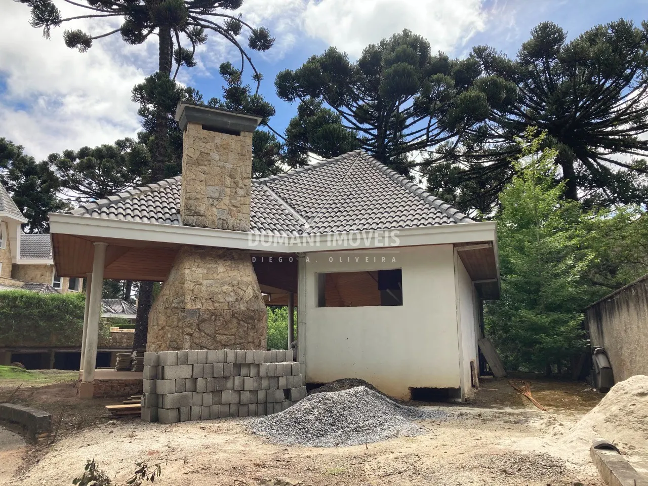 Casa à venda de 3.190 m² em Campos do Jordão, SP, Brasil