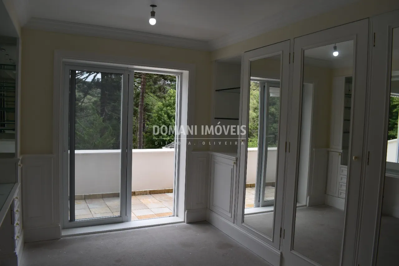 Casa à venda de 3.190 m² em Campos do Jordão, SP, Brasil