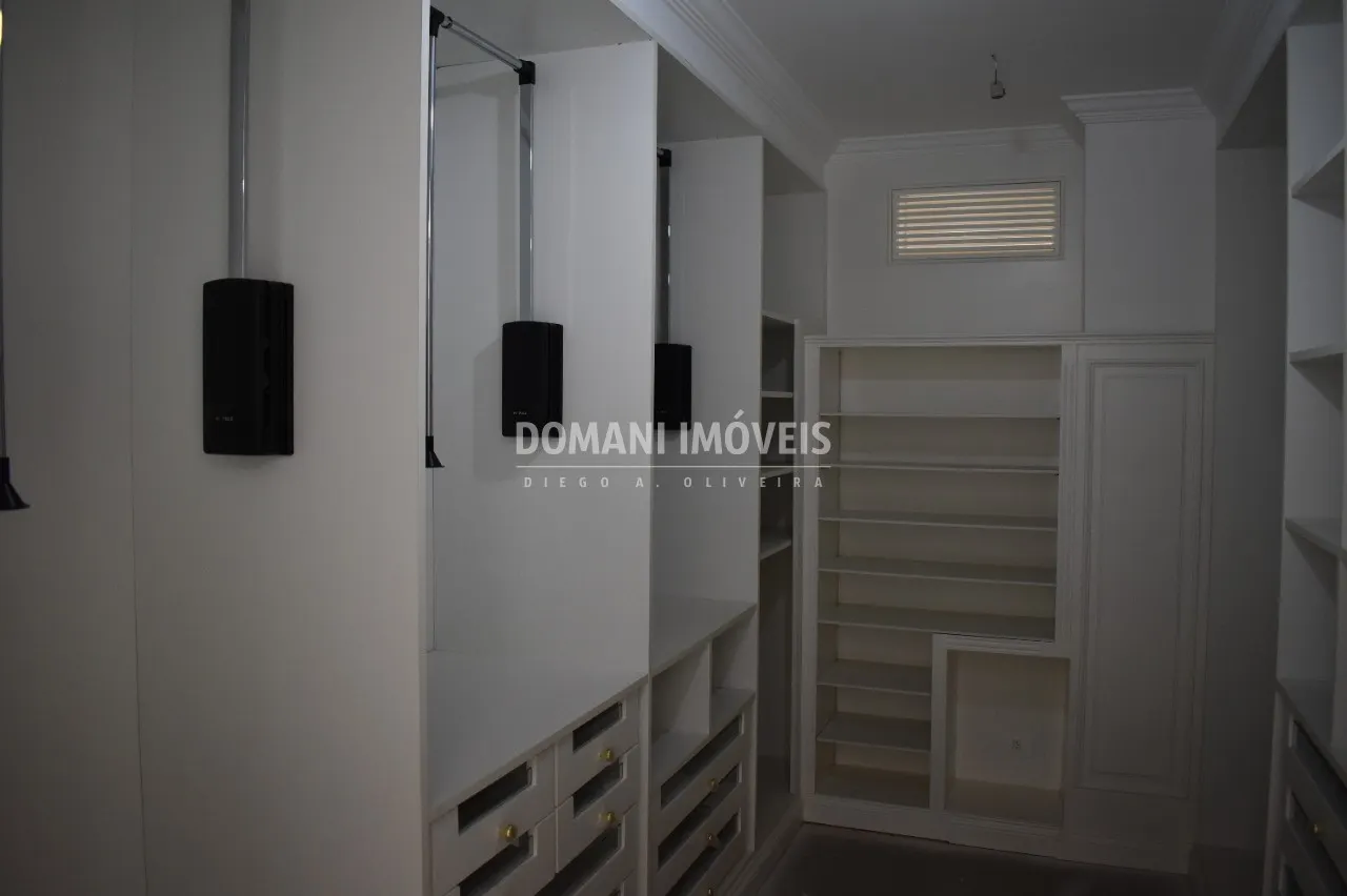 Casa à venda de 3.190 m² em Campos do Jordão, SP, Brasil