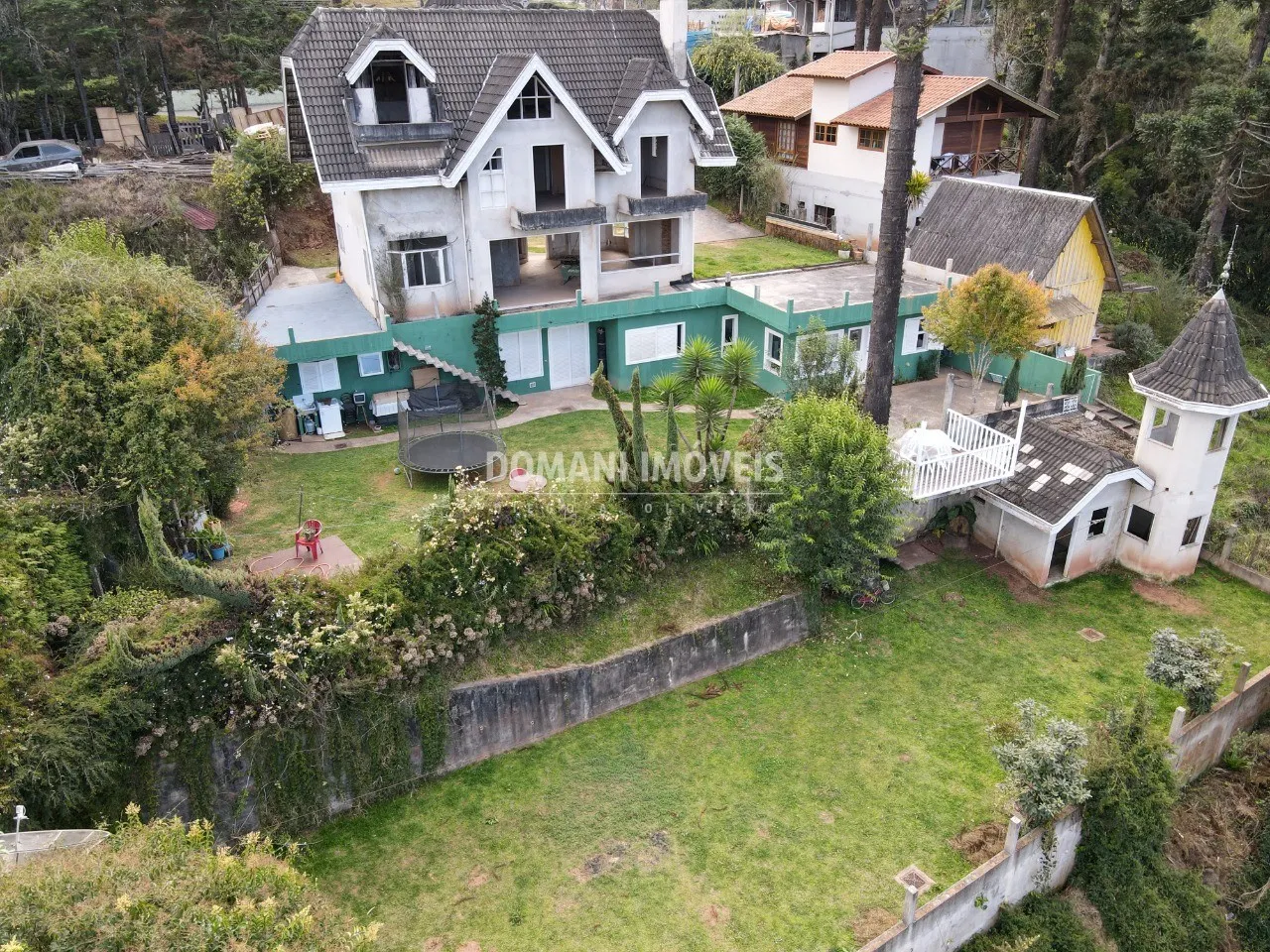 Casa à venda de 1.035 m² em Campos do Jordão, SP, Brasil