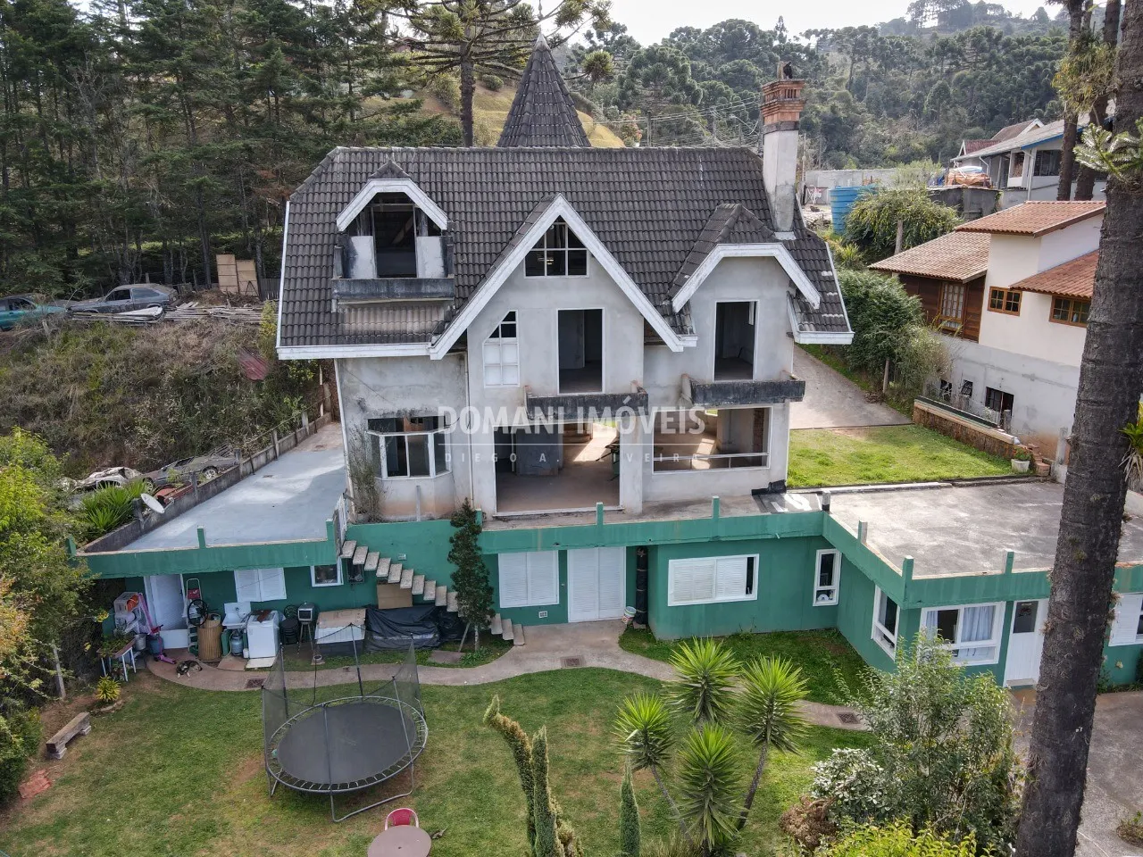 Casa à venda de 1.035 m² em Campos do Jordão, SP, Brasil