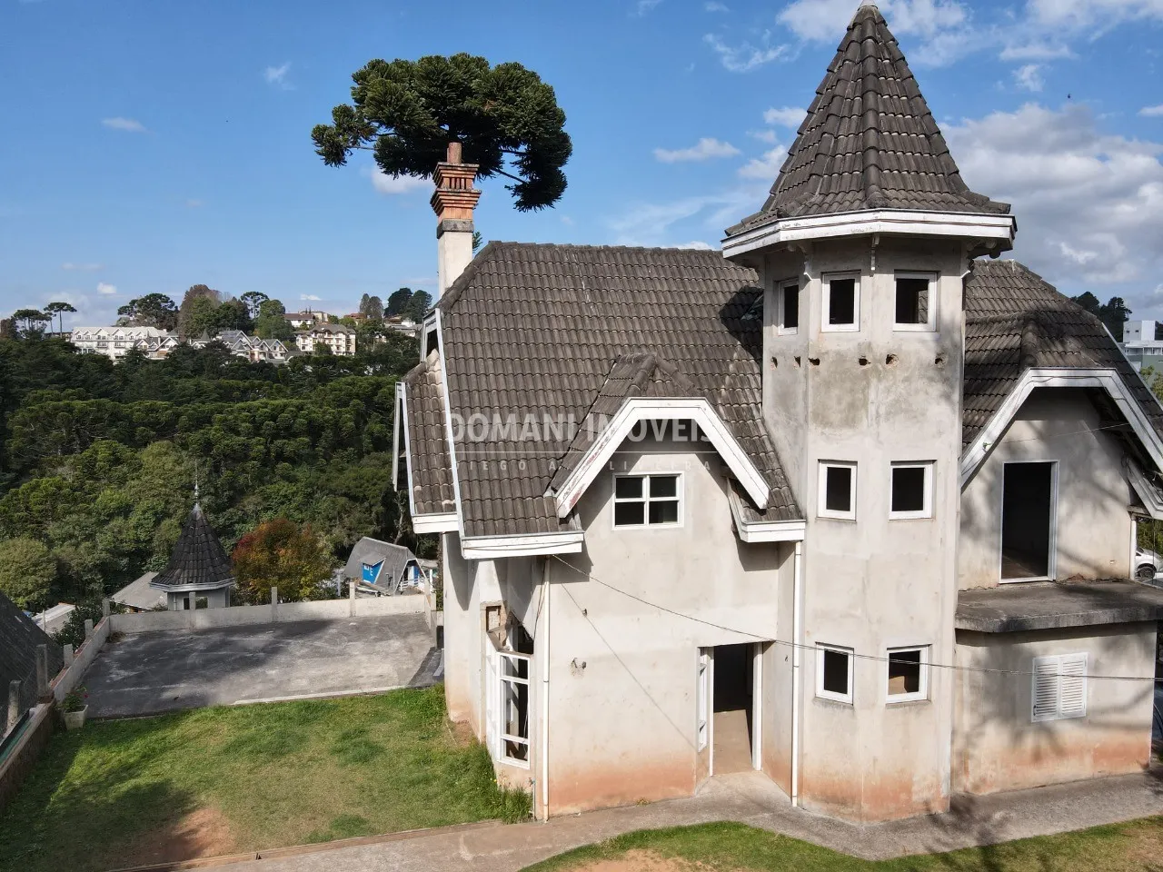 Casa à venda de 1.035 m² em Campos do Jordão, SP, Brasil