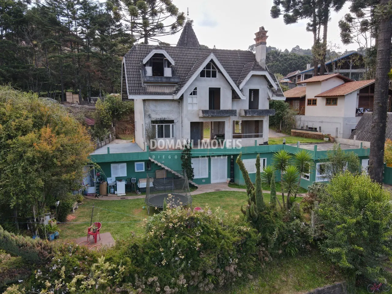 Casa à venda de 1.035 m² em Campos do Jordão, SP, Brasil
