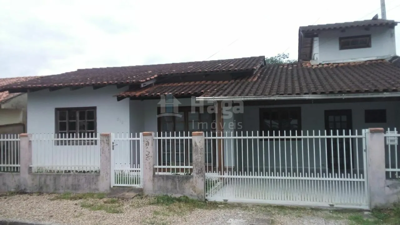 Casa à venda de 392 m² em Brusque, SC, Brasil