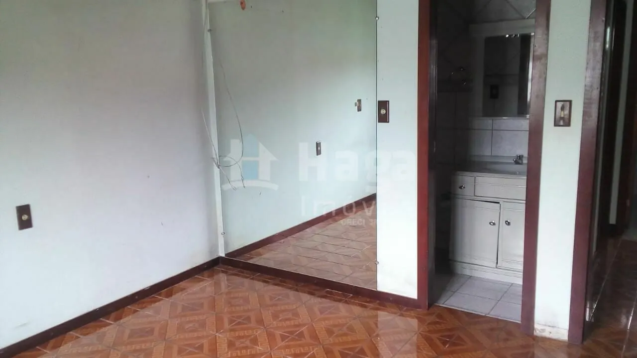 Casa à venda de 392 m² em Brusque, SC, Brasil