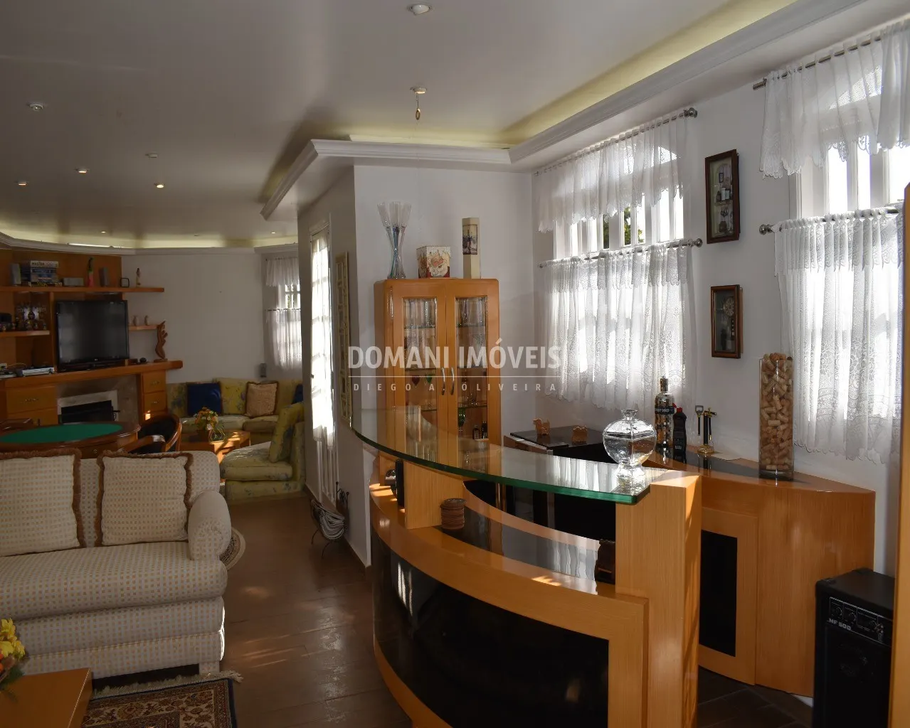 Casa à venda de 1.000 m² em Campos do Jordão, SP, Brasil