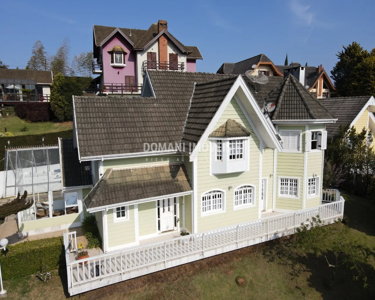 Casa à venda de 1.000 m² em Campos do Jordão, SP, Brasil