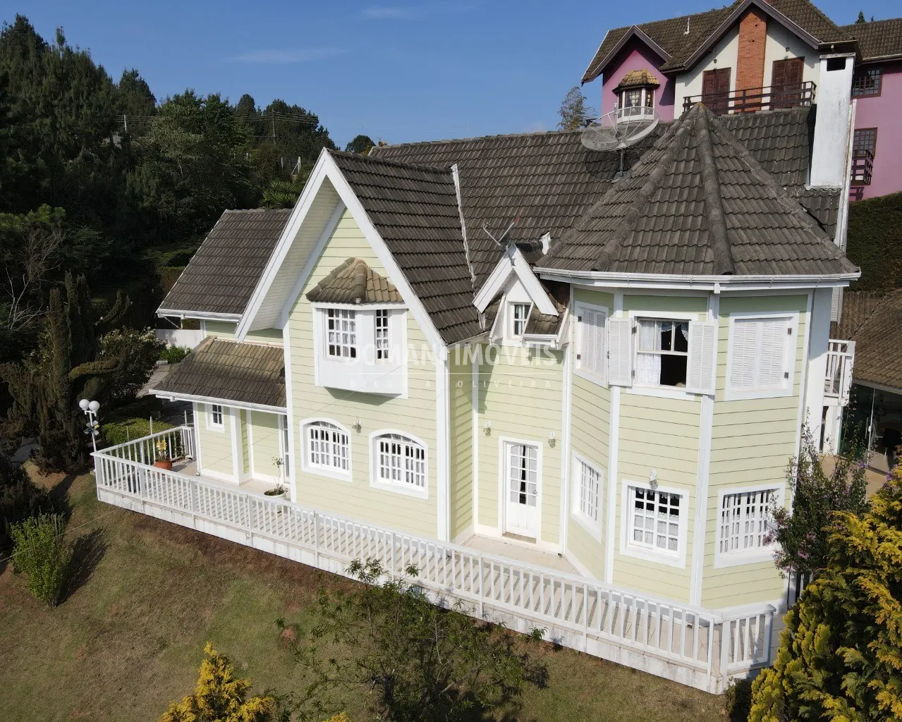 Casa à venda de 1.000 m² em Campos do Jordão, SP, Brasil