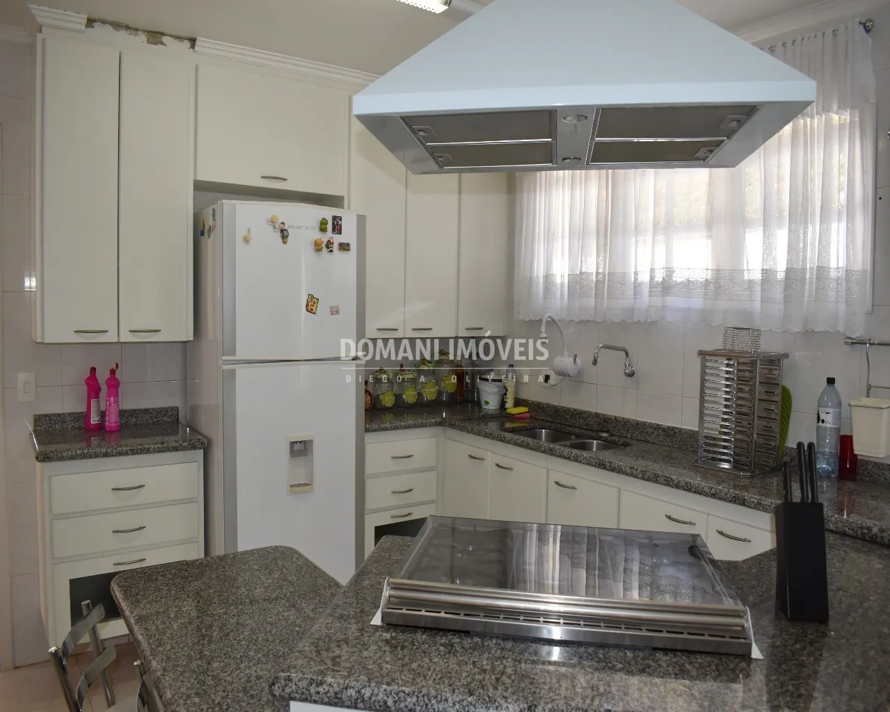 Casa à venda de 1.000 m² em Campos do Jordão, SP, Brasil