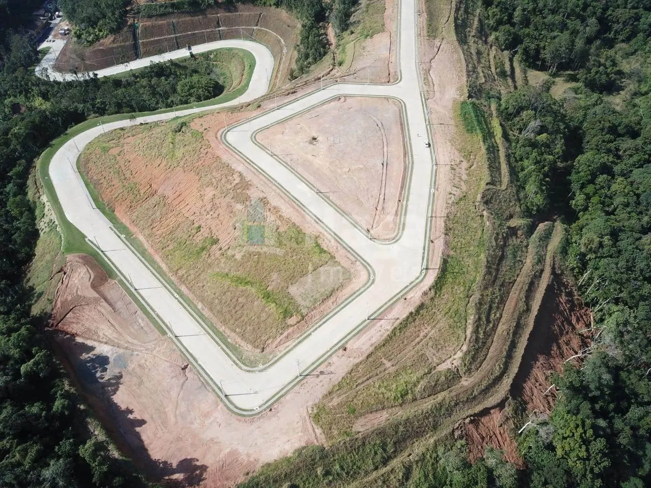 Terreno à venda de 418 m² em Brusque, SC, Brasil