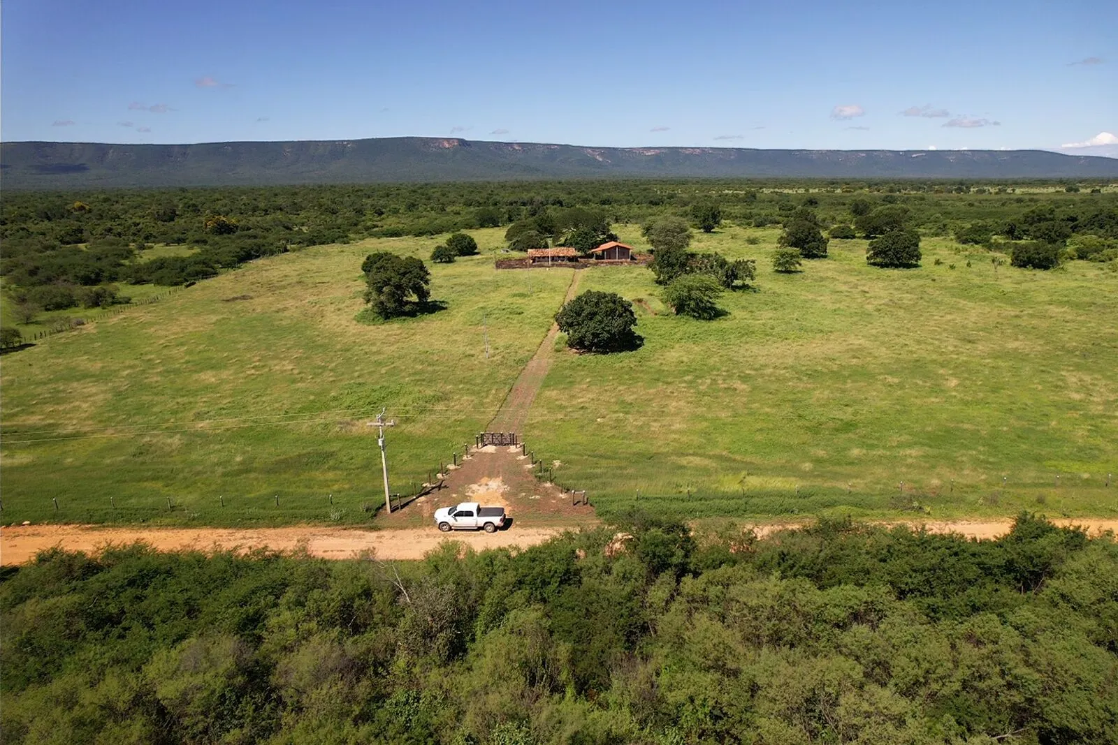 Fazenda à venda de 2.901 ha em Muquém de São Francisco, BA, Brasil