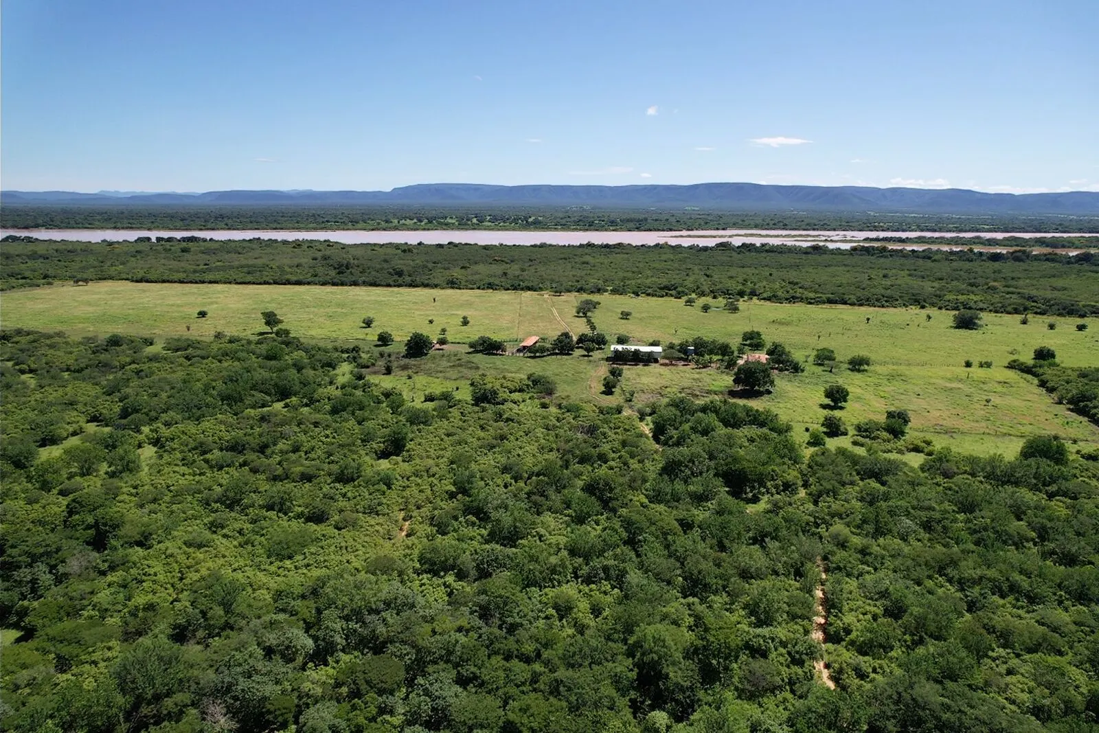 Fazenda à venda de 2.901 ha em Muquém de São Francisco, BA, Brasil