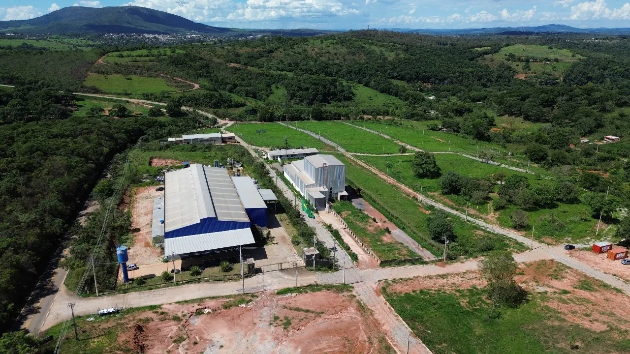 Terreno à venda de 360 m² em Mateus Leme, MG, Brasil