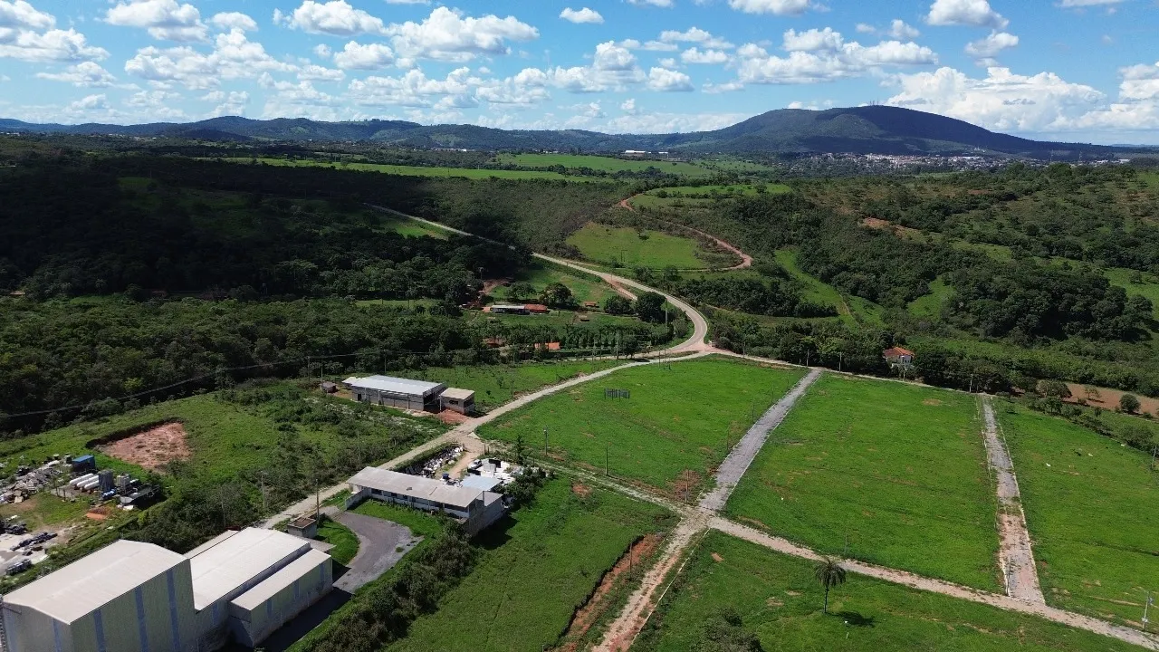Terreno à venda de 360 m² em Mateus Leme, MG, Brasil