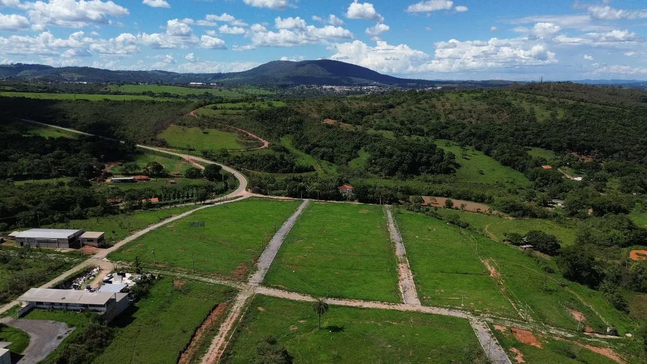 Terreno à venda de 360 m² em Mateus Leme, MG, Brasil