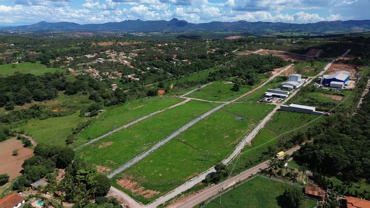 Terreno à venda de 360 m² em Mateus Leme, MG, Brasil