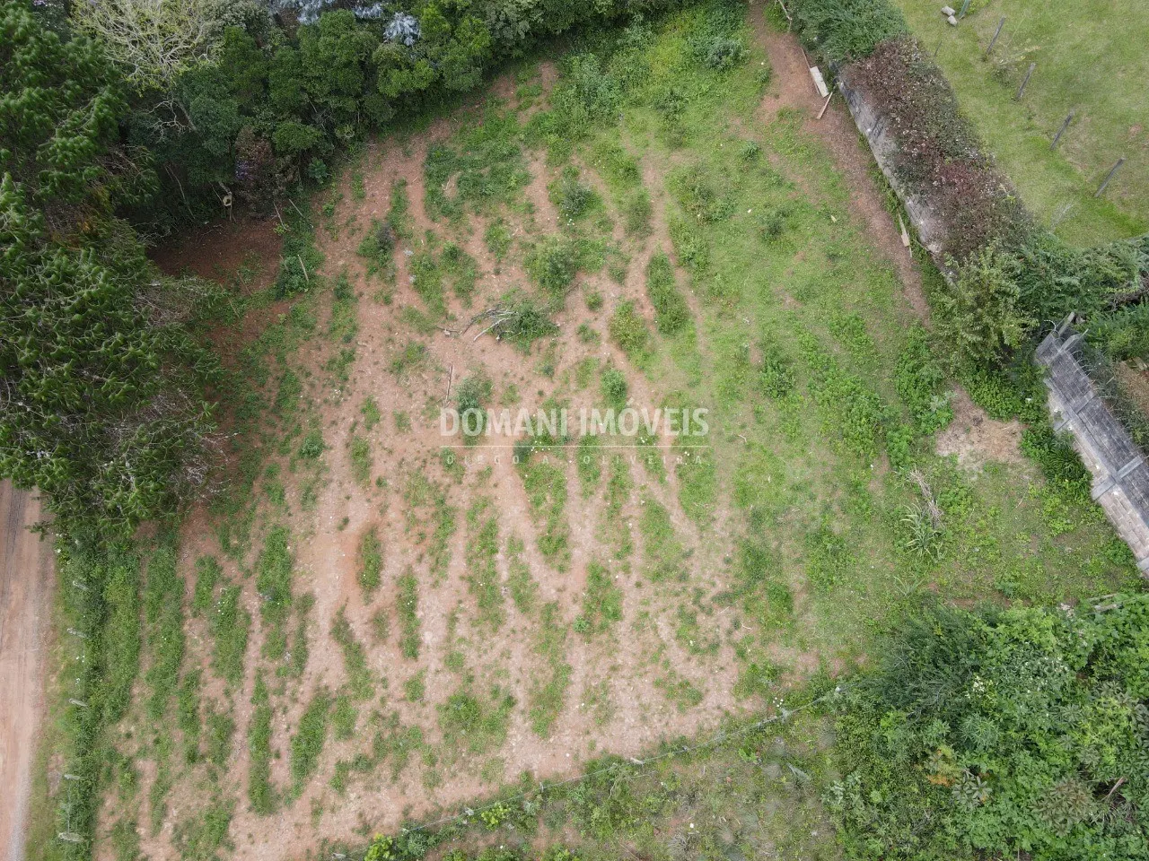 Terreno à venda de 1.050 m² em Campos do Jordão, SP, Brasil