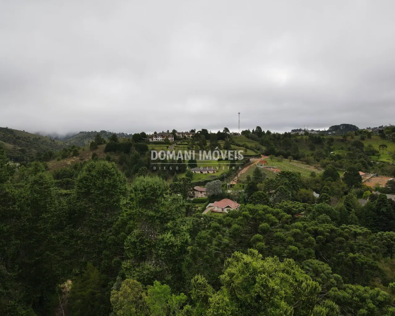 Terreno à venda de 1.050 m² em Campos do Jordão, SP, Brasil