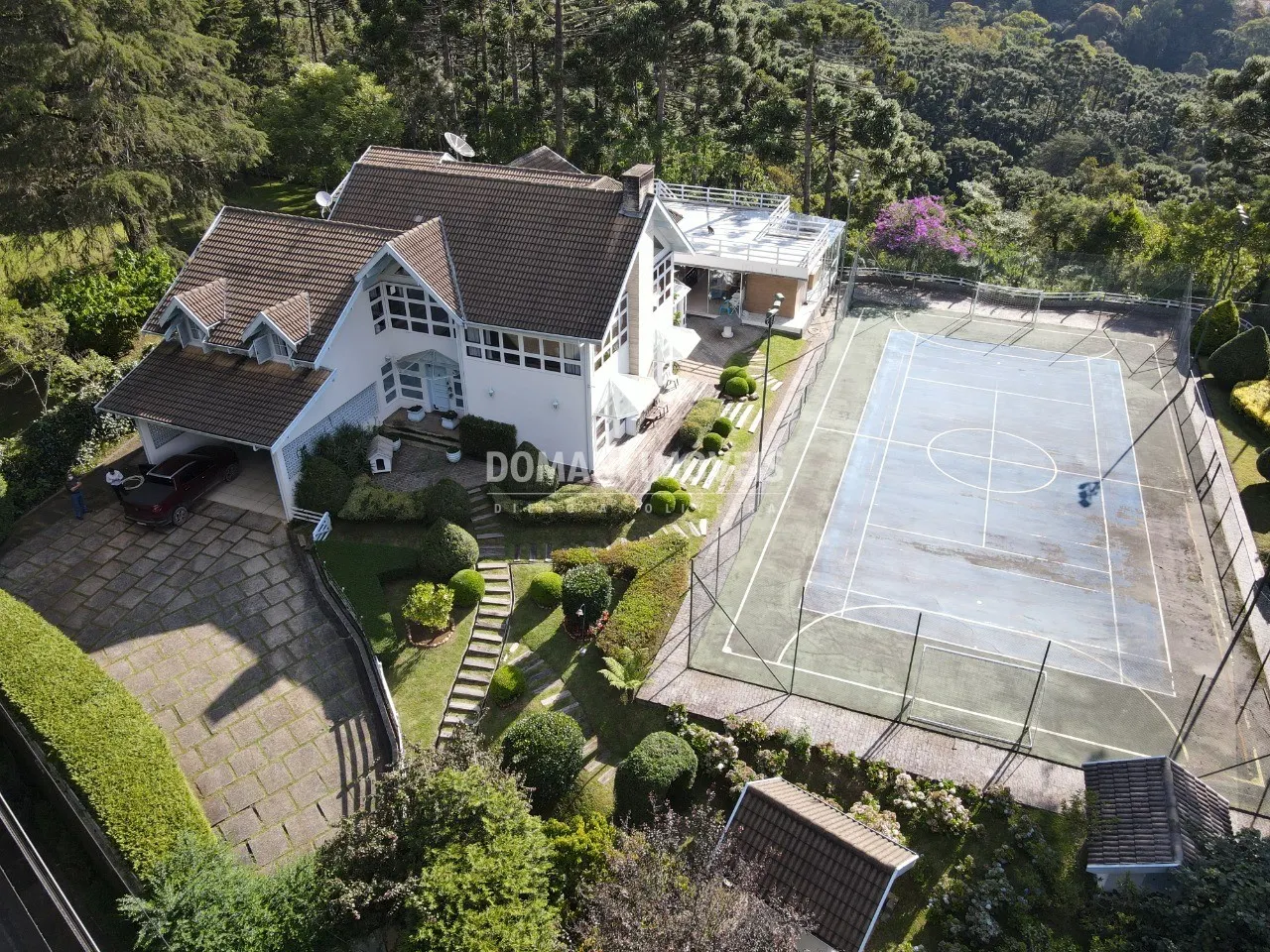 Casa à venda de 2.180 m² em Campos do Jordão, SP, Brasil