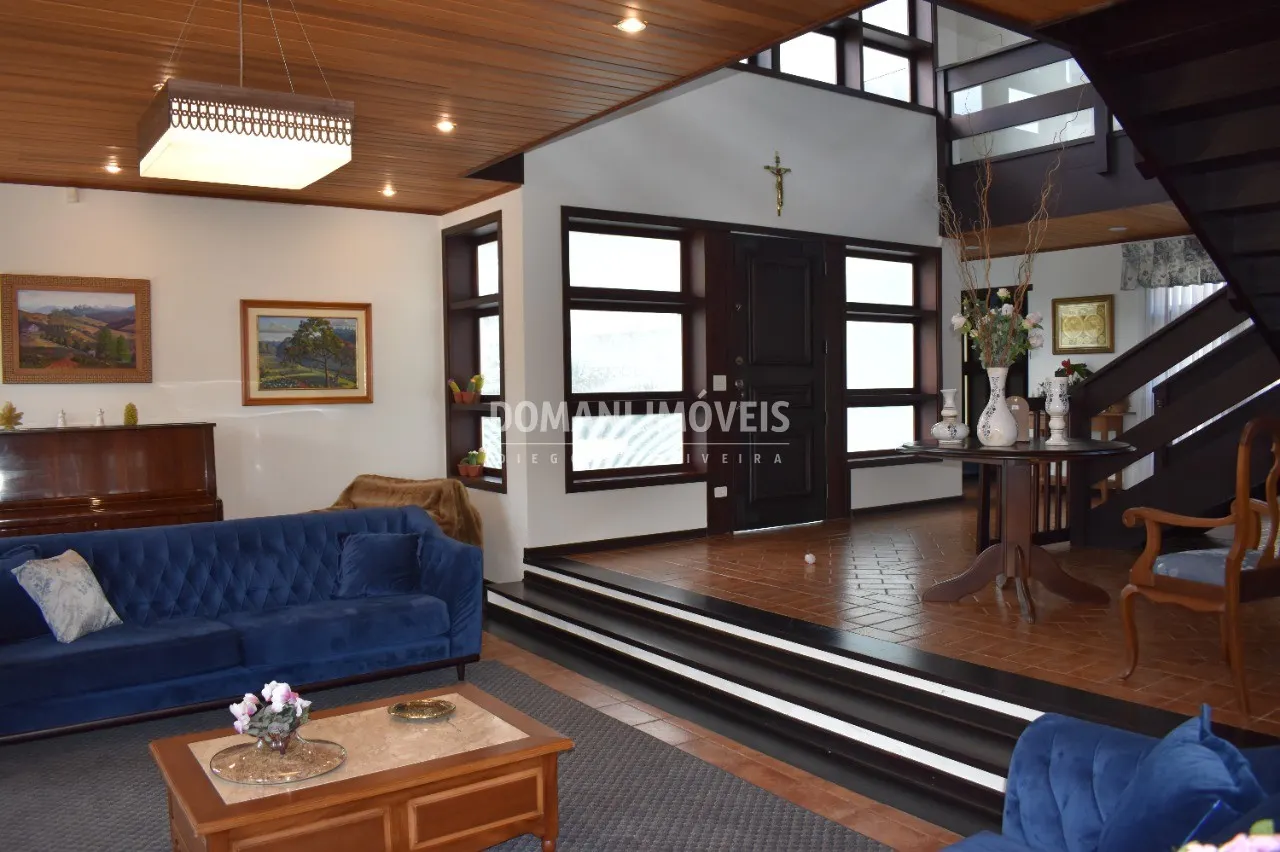 Casa à venda de 2.180 m² em Campos do Jordão, SP, Brasil
