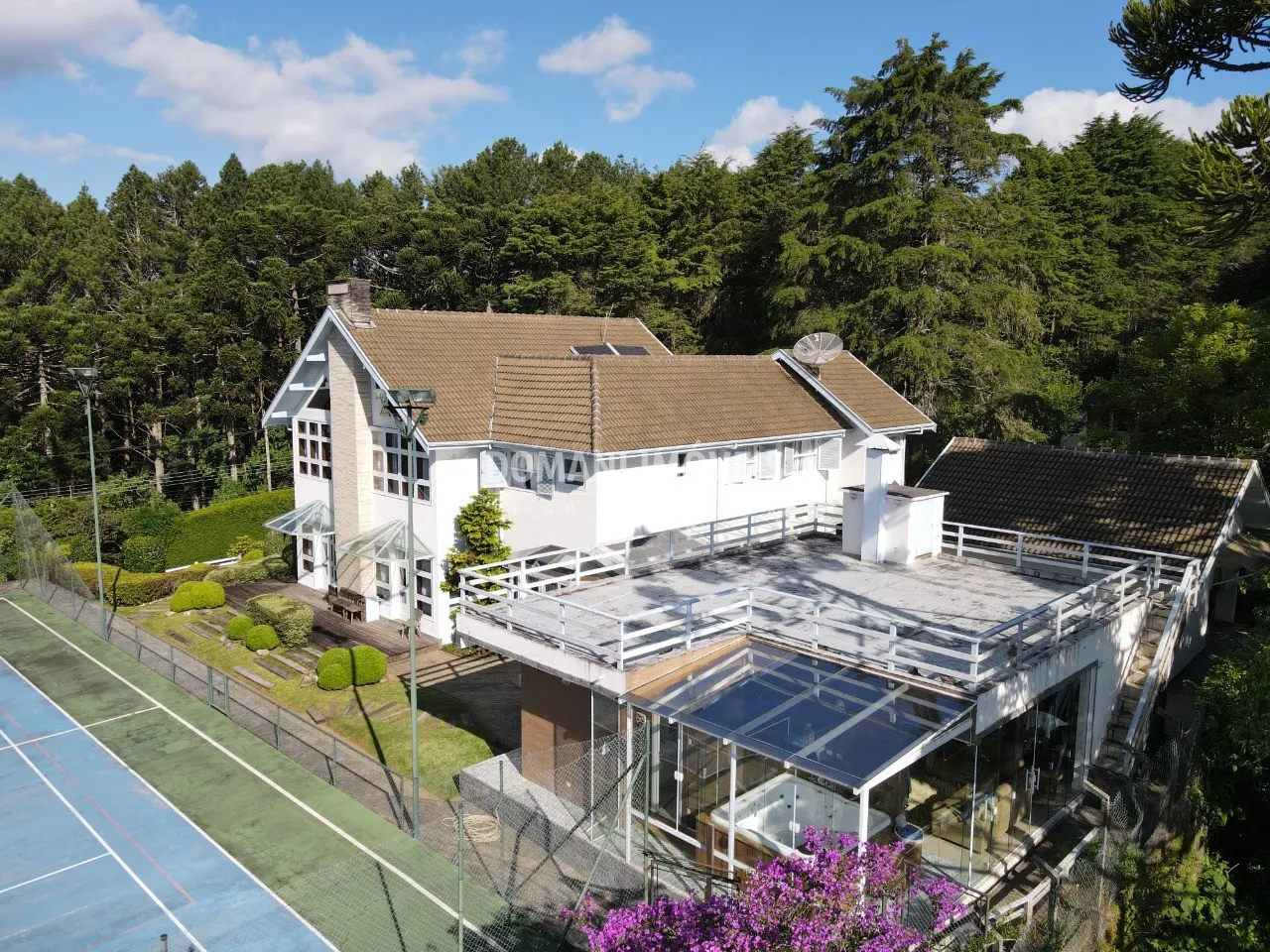 Casa à venda de 2.180 m² em Campos do Jordão, SP, Brasil