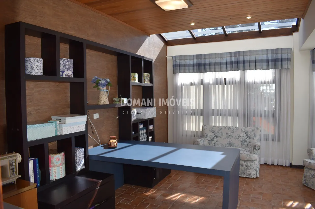 Casa à venda de 2.180 m² em Campos do Jordão, SP, Brasil