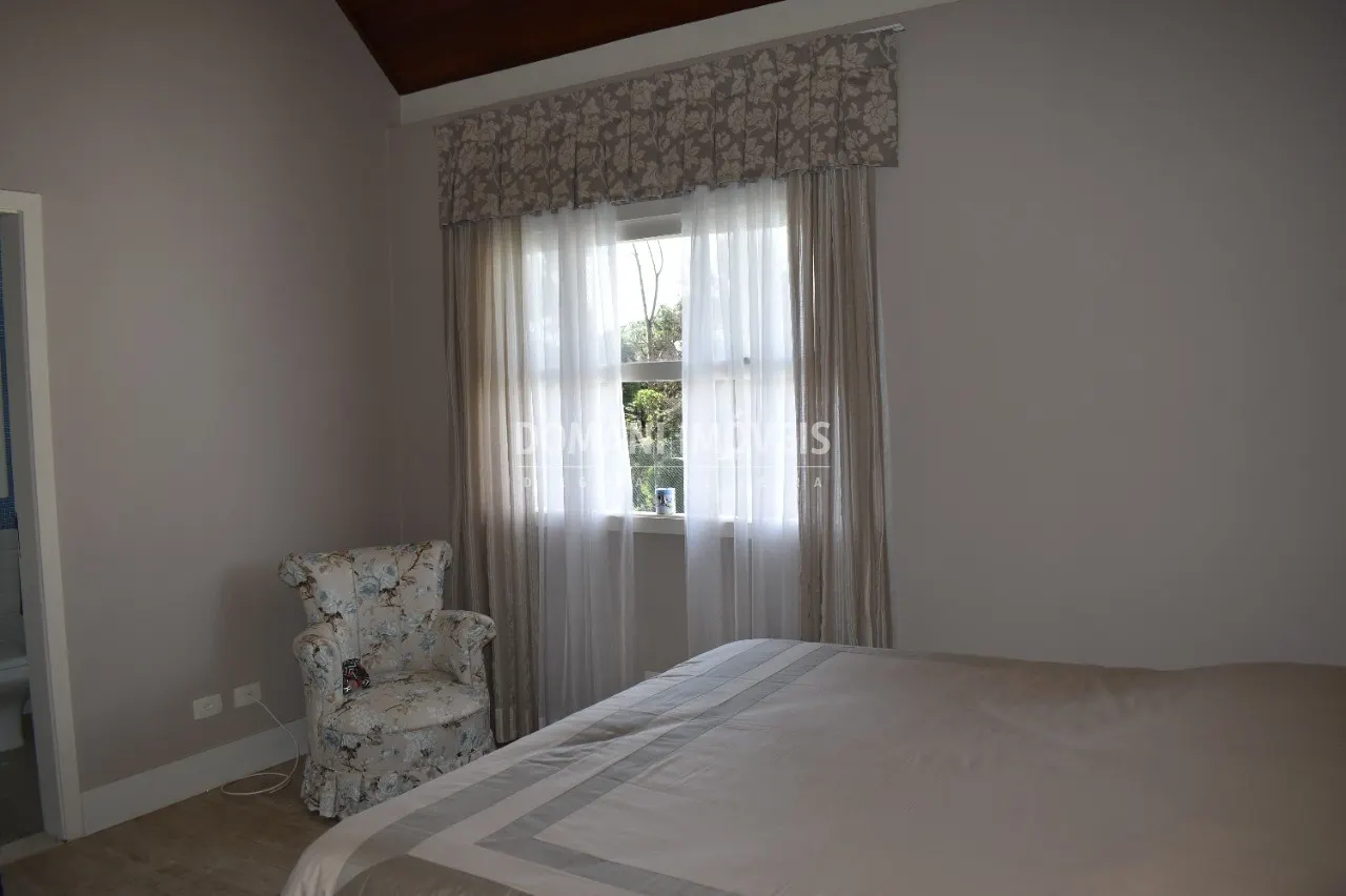Casa à venda de 2.180 m² em Campos do Jordão, SP, Brasil