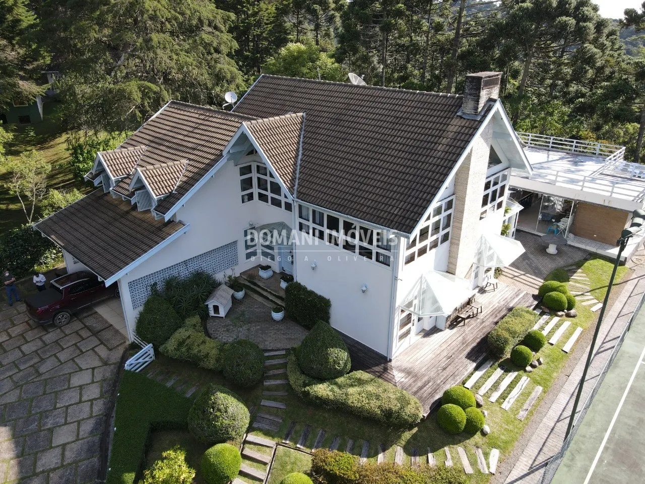 Casa à venda de 2.180 m² em Campos do Jordão, SP, Brasil