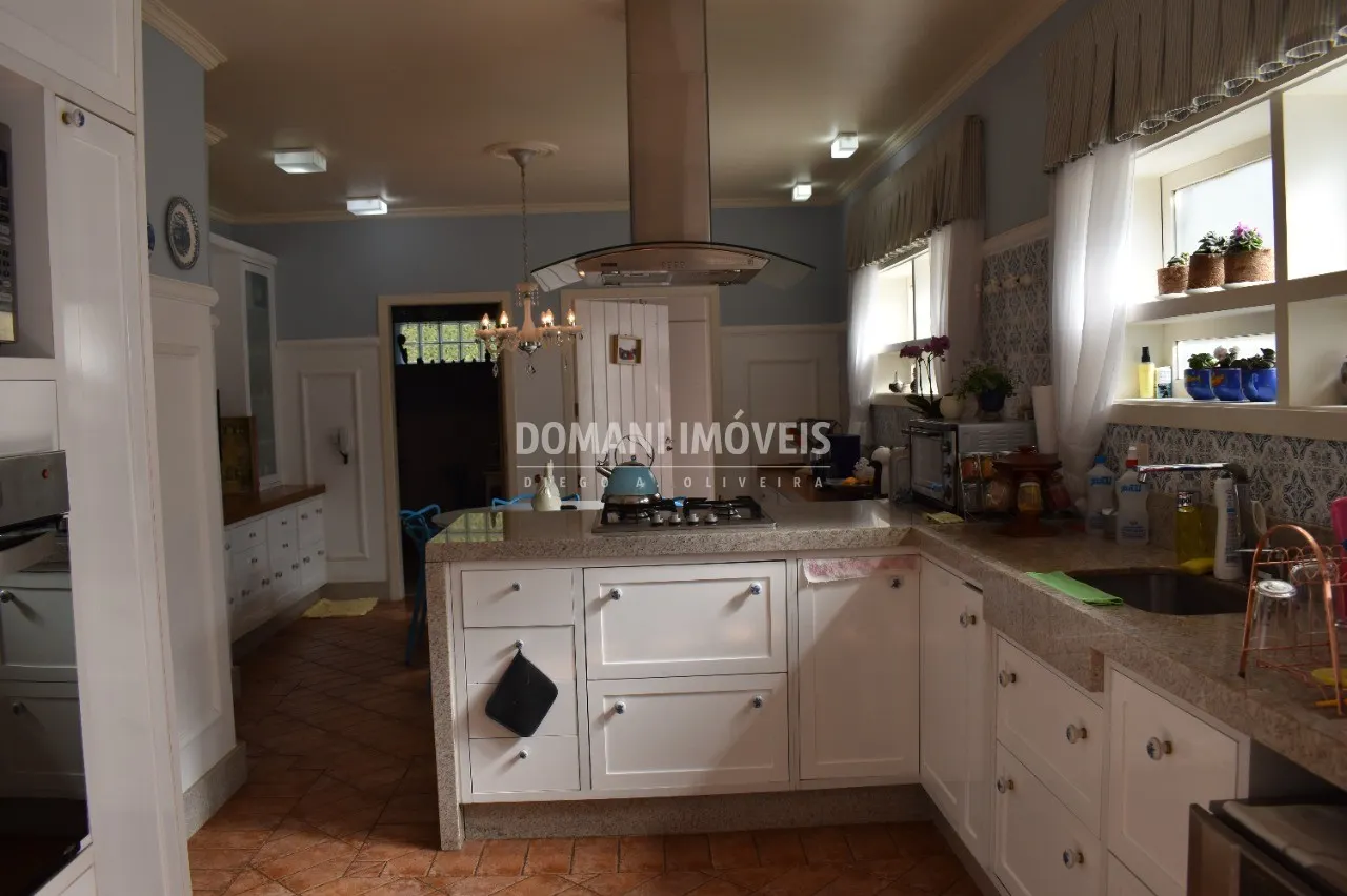 Casa à venda de 2.180 m² em Campos do Jordão, SP, Brasil