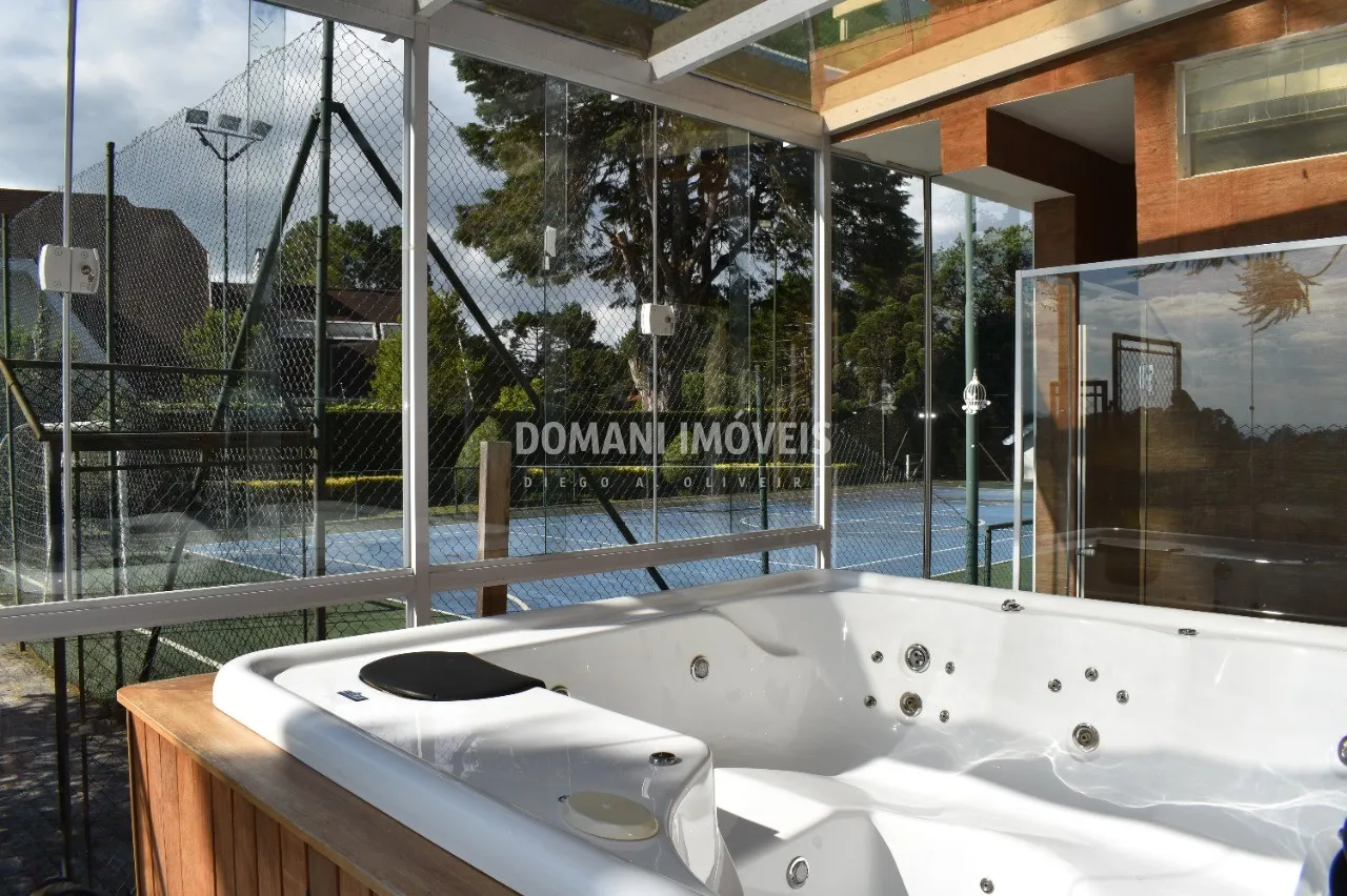Casa à venda de 2.180 m² em Campos do Jordão, SP, Brasil