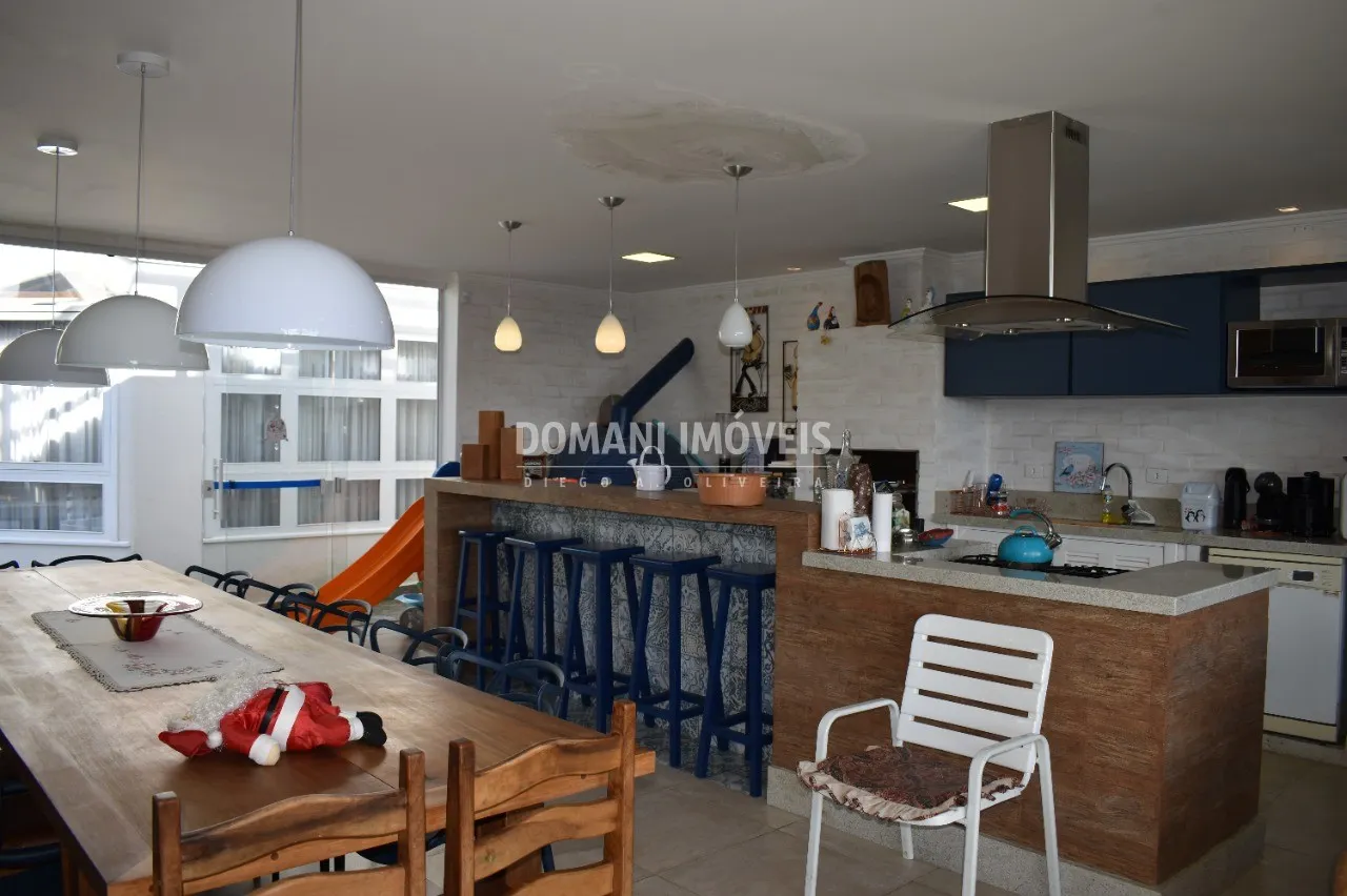 Casa à venda de 2.180 m² em Campos do Jordão, SP, Brasil