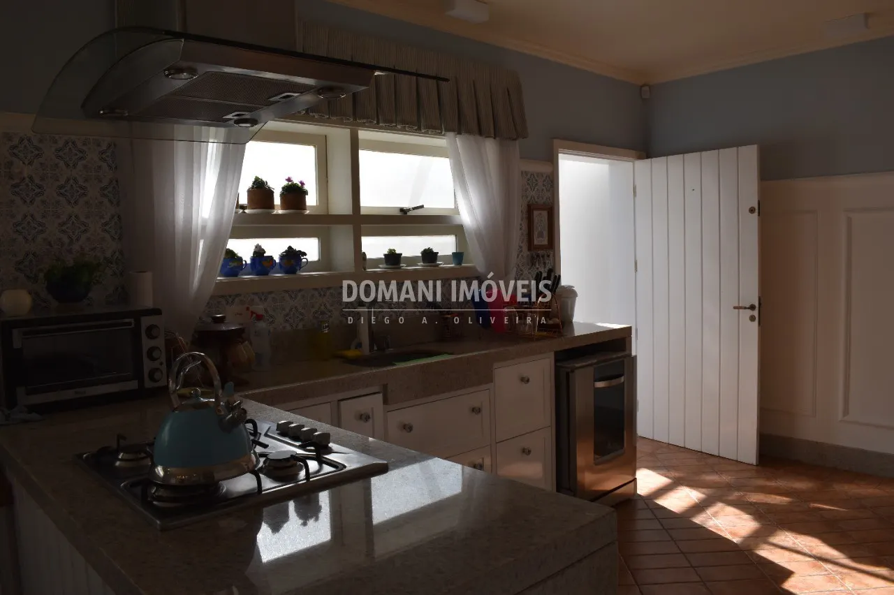 Casa à venda de 2.180 m² em Campos do Jordão, SP, Brasil