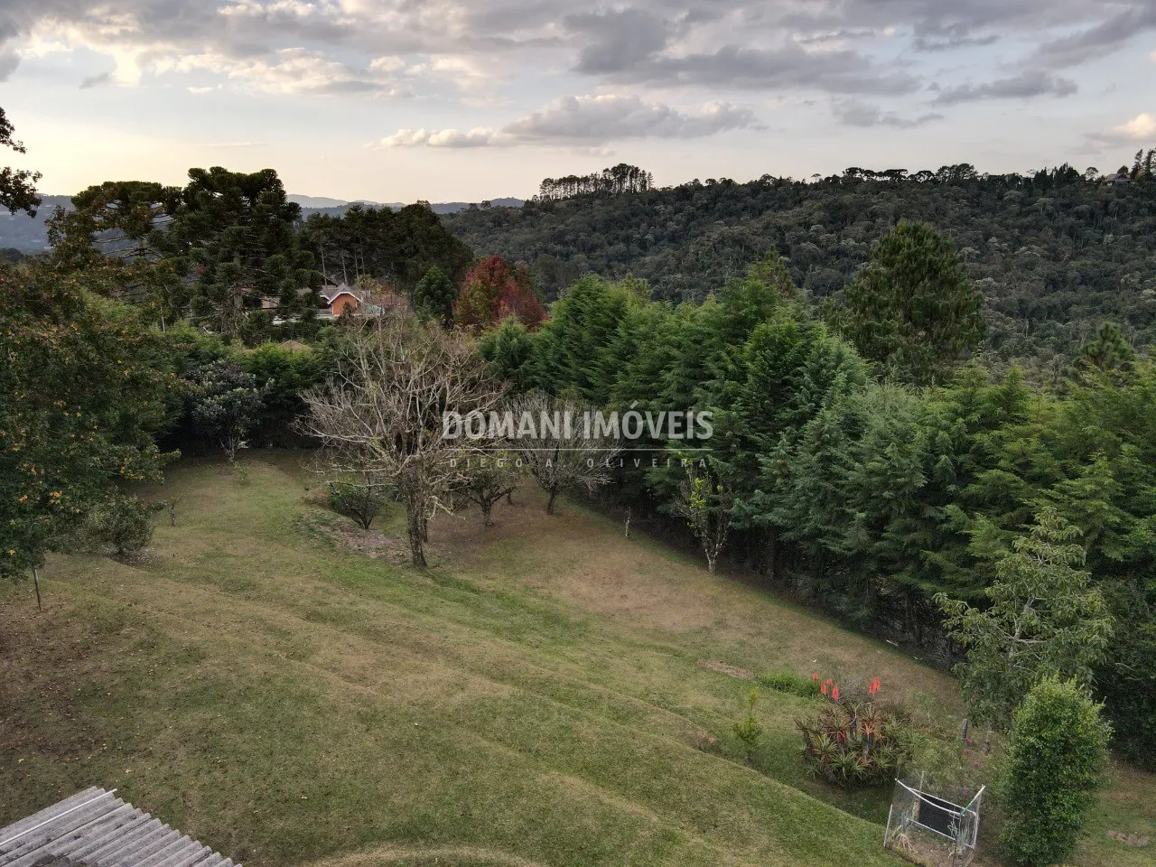 Terreno à venda de 1.590 m² em Campos do Jordão, SP, Brasil
