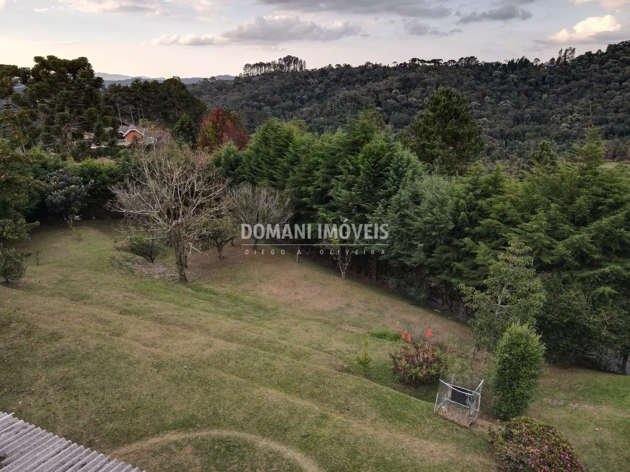 Terreno à venda de 1.590 m² em Campos do Jordão, SP, Brasil