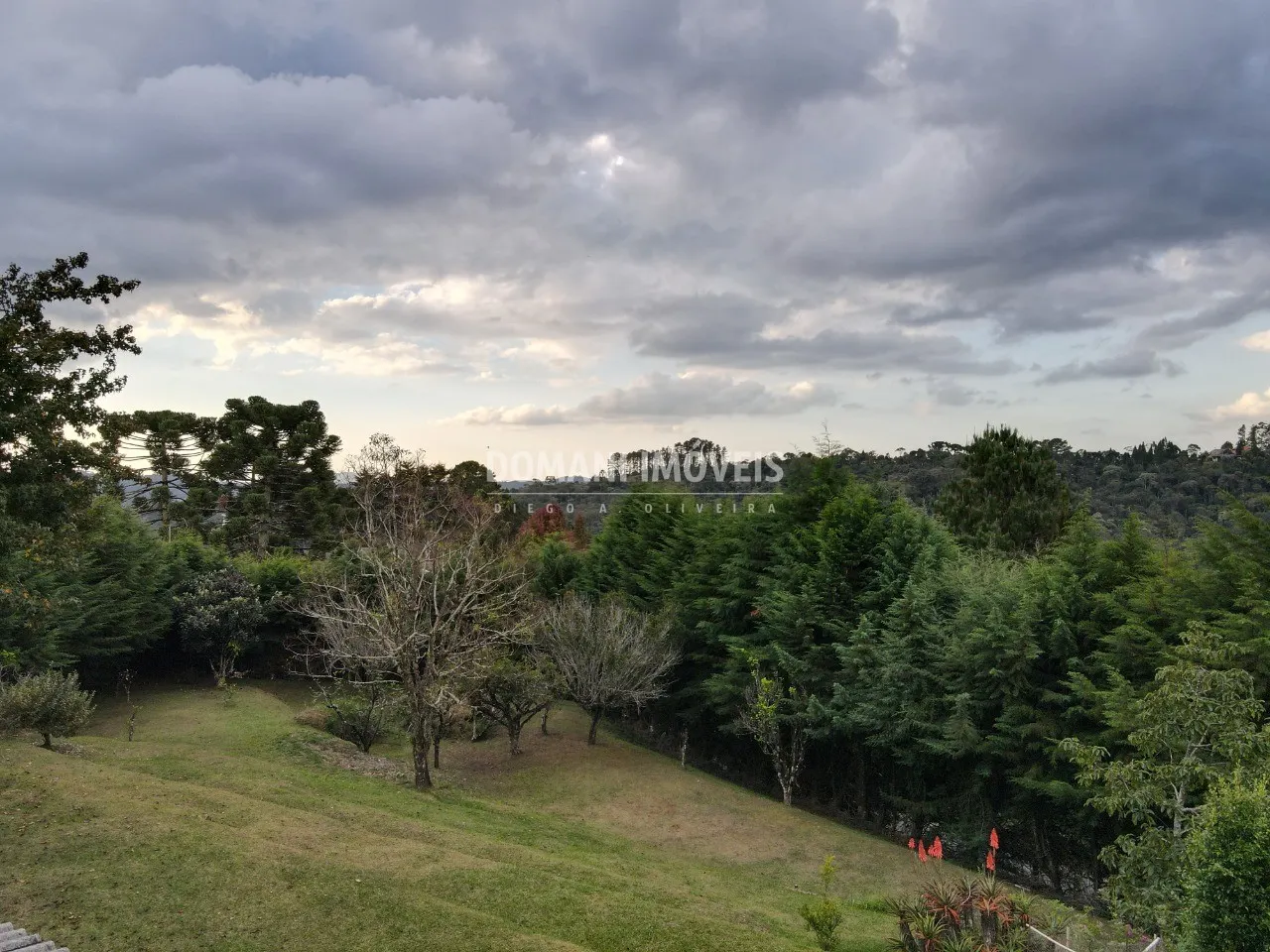 Terreno à venda de 1.590 m² em Campos do Jordão, SP, Brasil