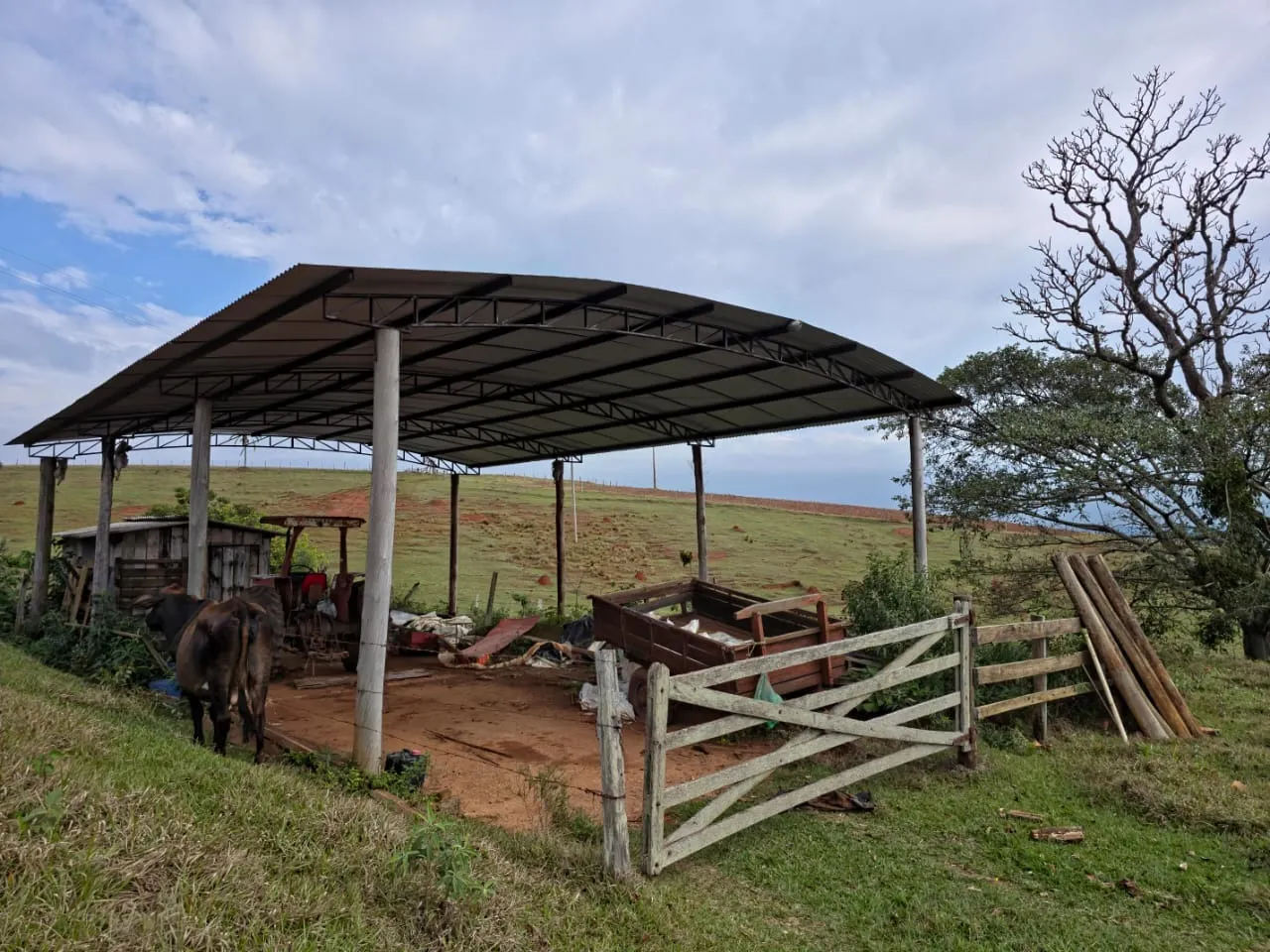Fazenda à venda de 87 ha em Pardinho, SP, Brasil