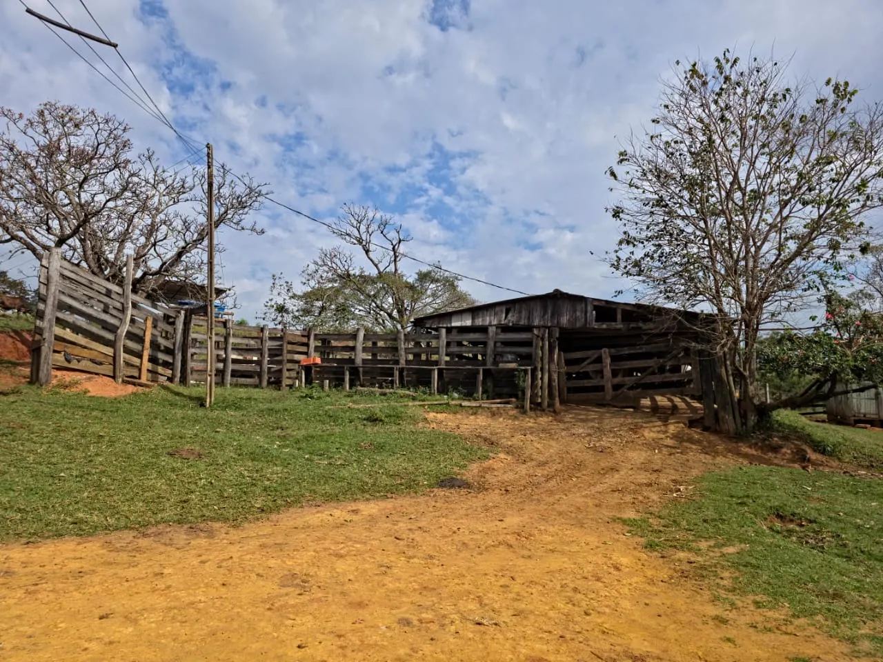 Fazenda à venda de 87 ha em Pardinho, SP, Brasil