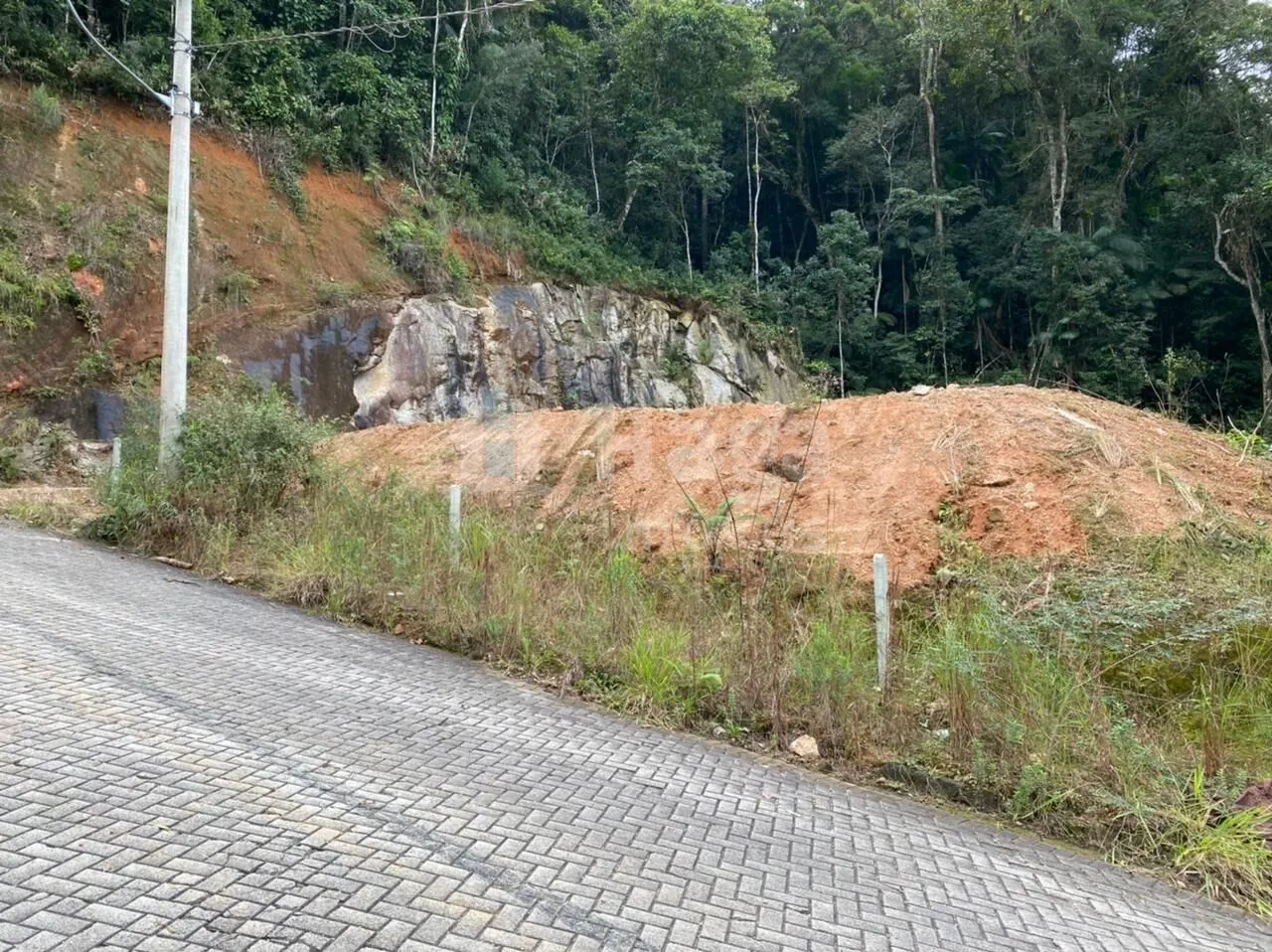 Terreno à venda de 702 m² em Brusque, SC, Brasil
