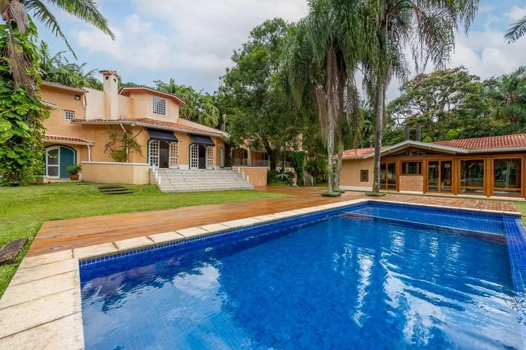 House for sale of 1 acres in Cotia, SP, Brazil