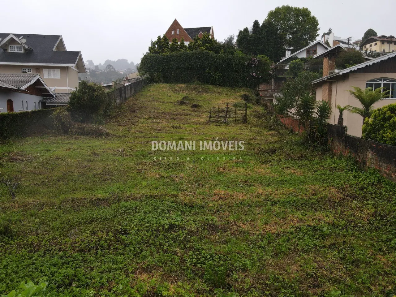 Terreno à venda de 1.060 m² em Campos do Jordão, SP, Brasil
