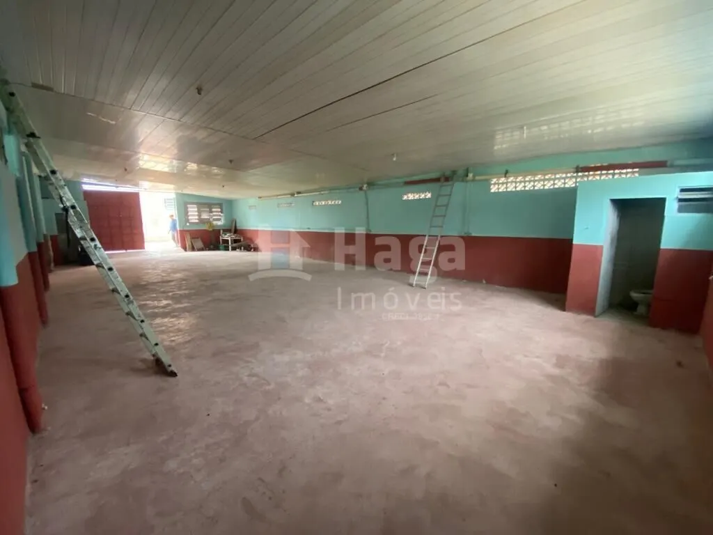 Casa à venda e para Alugar de 700 m² em Guabiruba, SC, Brasil