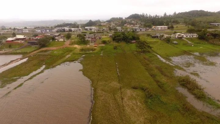 Chácara à venda de 2.900 m² em Três Cachoeiras, RS, Brasil