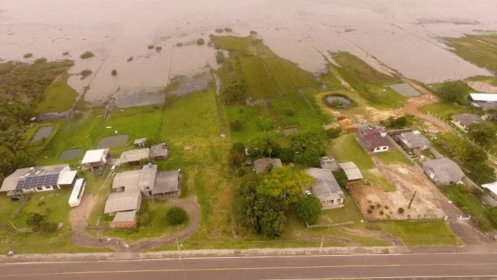 Chácara à venda de 2.900 m² em Três Cachoeiras, RS, Brasil
