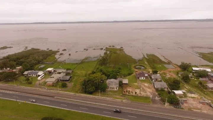 Chácara à venda de 2.900 m² em Três Cachoeiras, RS, Brasil
