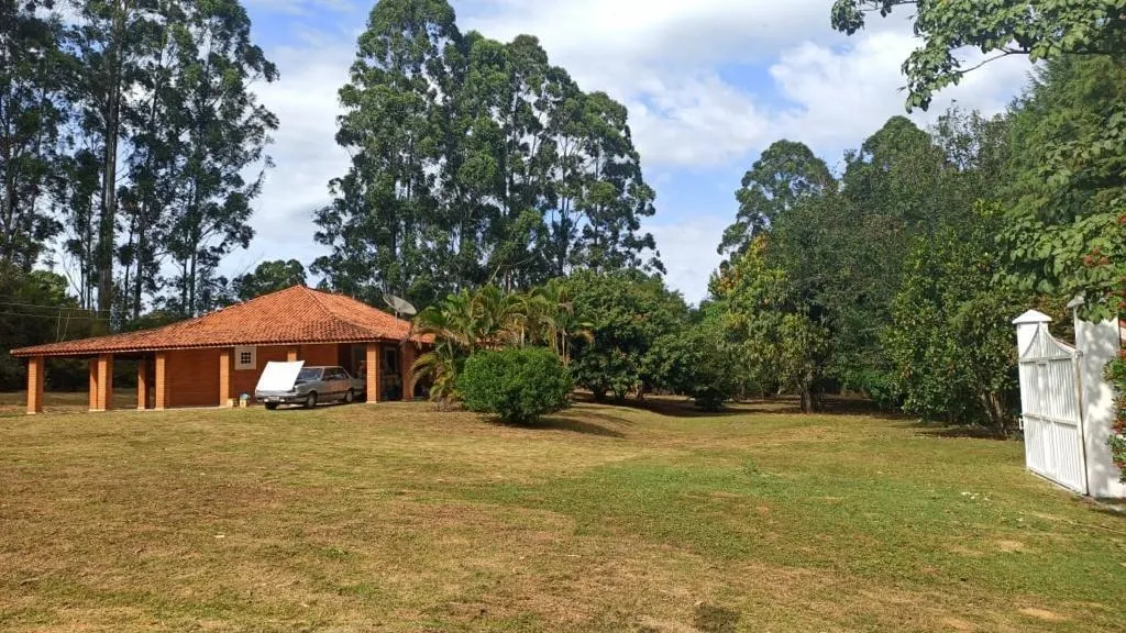 Chácara à venda de 9.700 m² em Alambari, SP, Brasil
