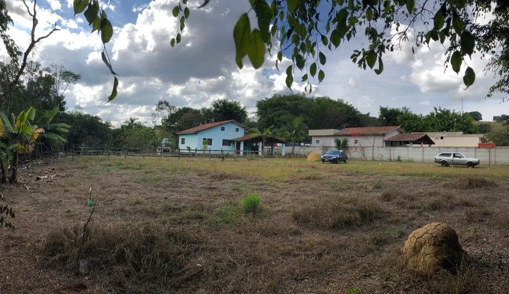 Chácara à venda de 2.400 m² em Pouso Alegre, MG, Brasil
