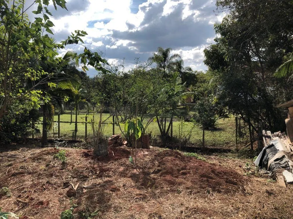 Chácara à venda de 2.400 m² em Pouso Alegre, MG, Brasil