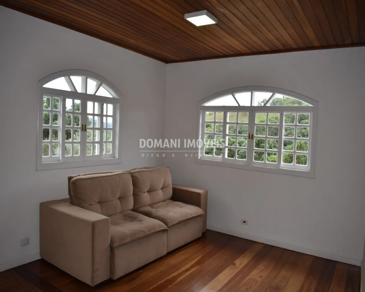 Casa à venda de 4.500 m² em Campos do Jordão, SP, Brasil